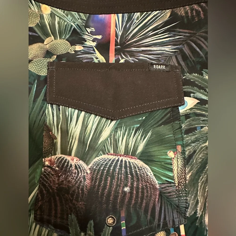 Roark Board Shorts  Men Chiller Jardin Oasis Polyester Blend Size 36